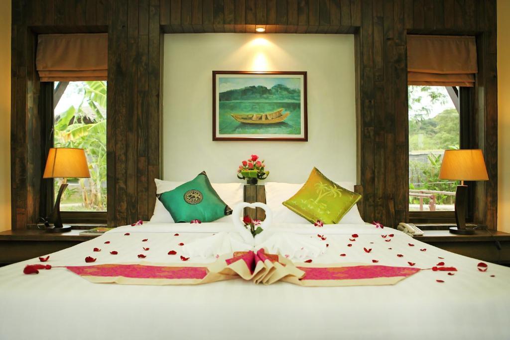 The Villa Laemhin Lagoon Resort Phuket Room photo