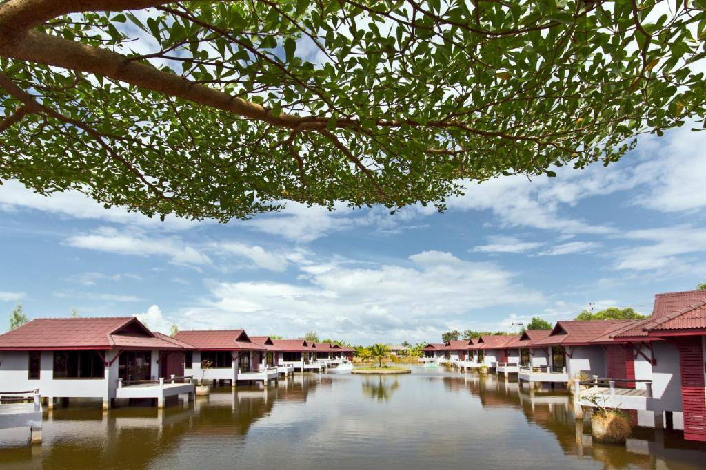 The Villa Laemhin Lagoon Resort Phuket Exterior photo