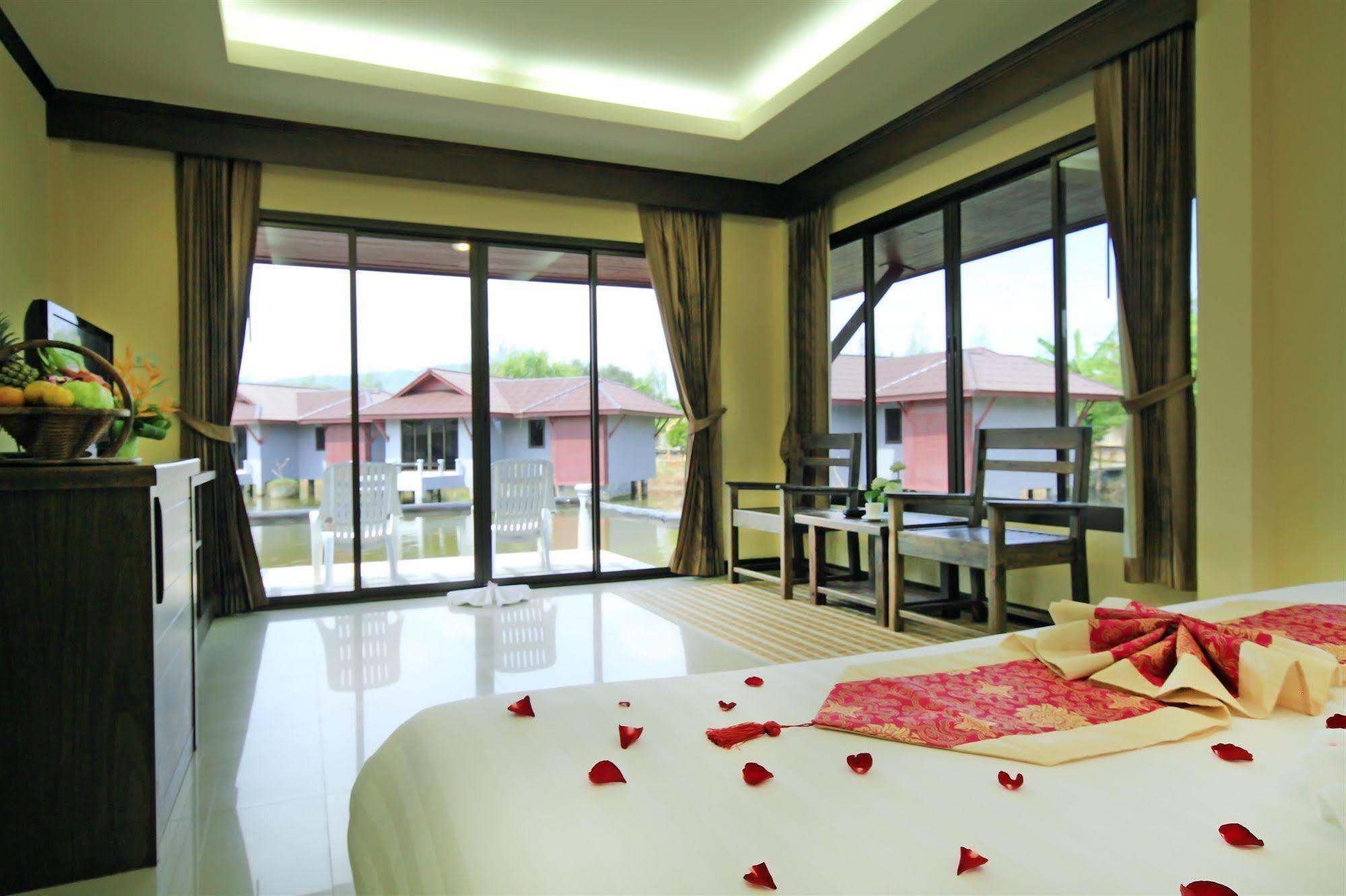 The Villa Laemhin Lagoon Resort Phuket Exterior photo