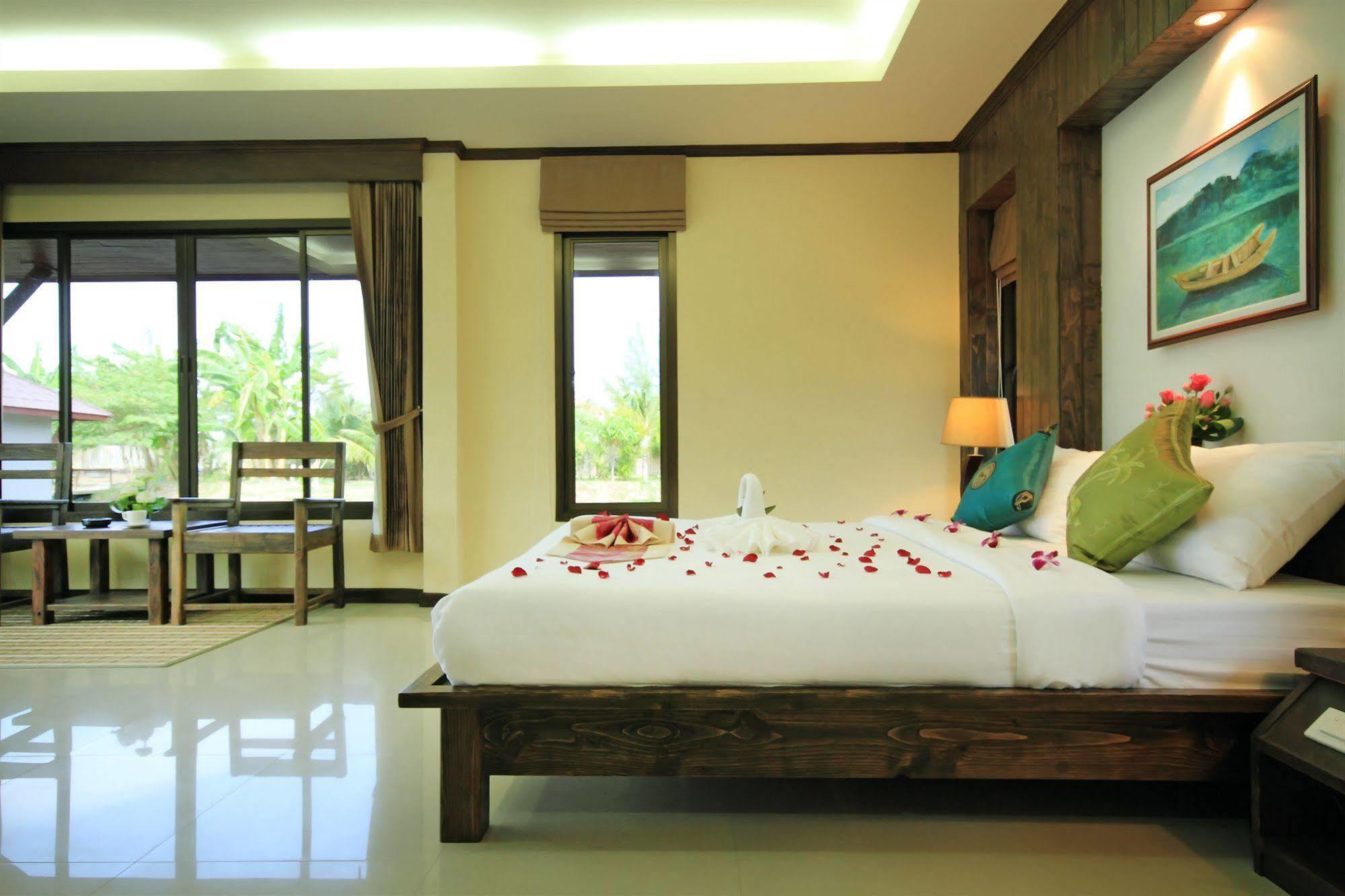 The Villa Laemhin Lagoon Resort Phuket Exterior photo